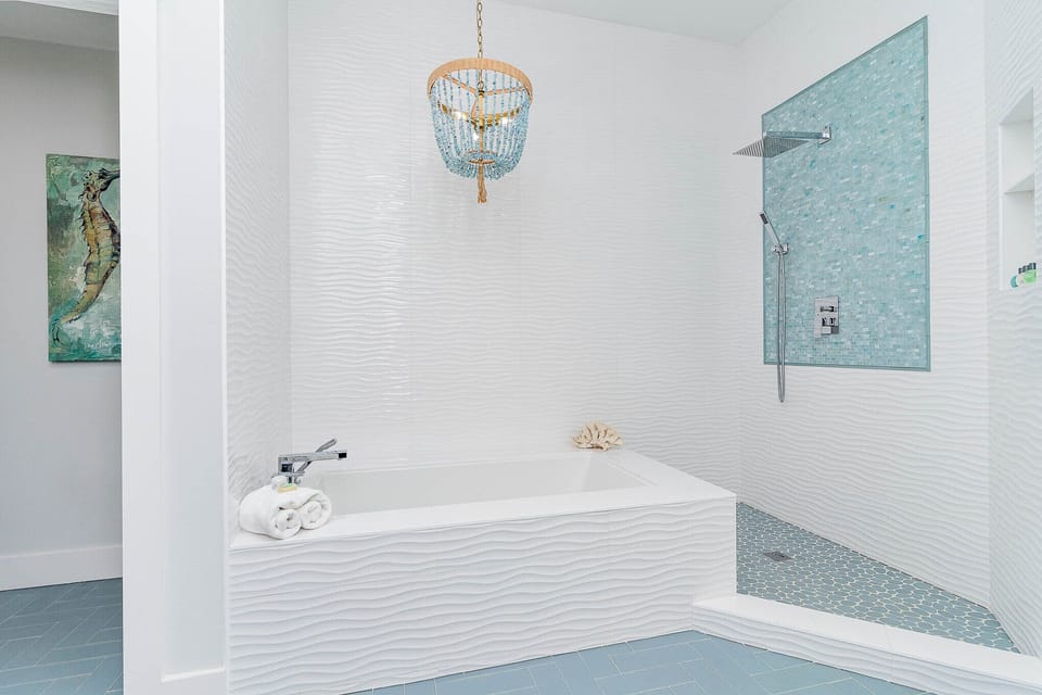 Master Bath Large Soaking Tub