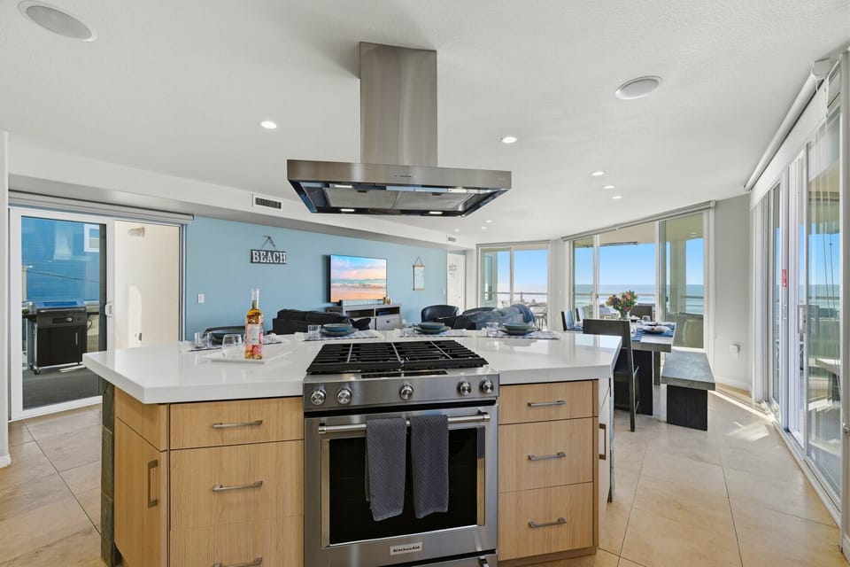 Ocean view kitchen