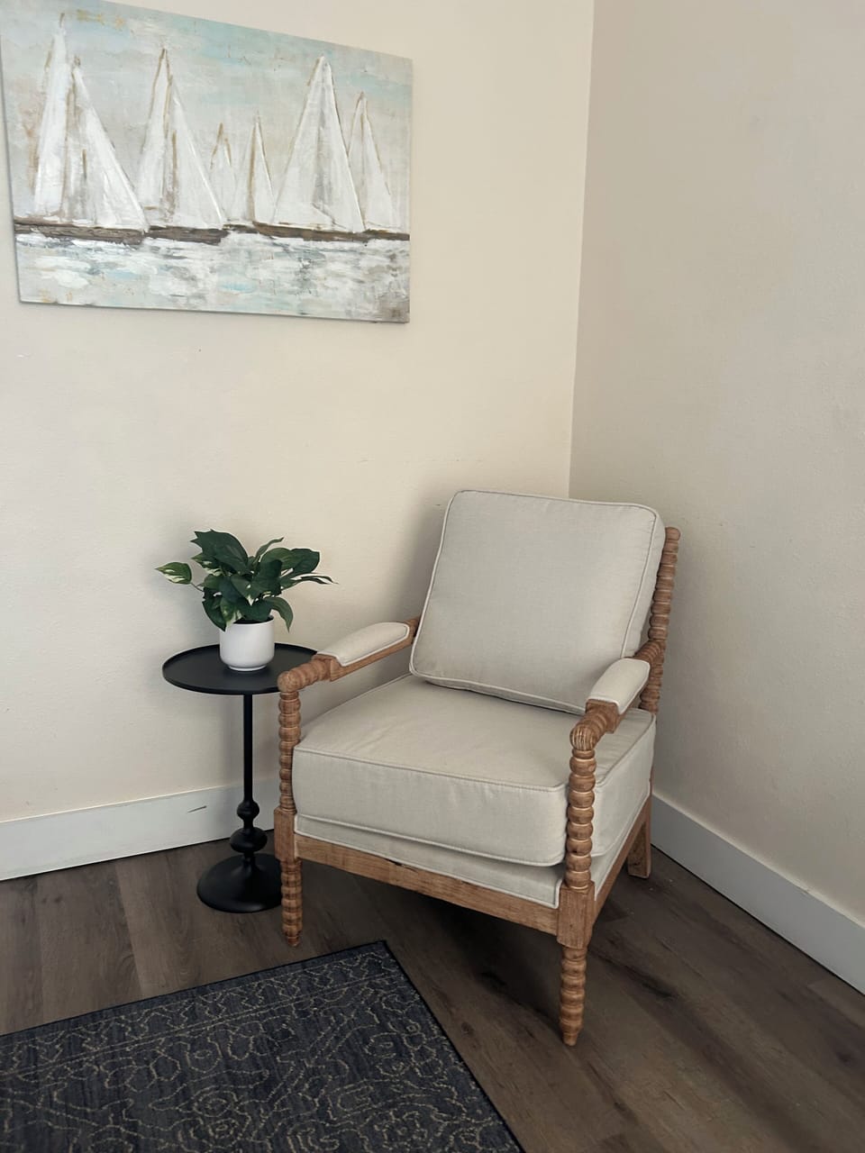 Second floor bedroom 2 - seating