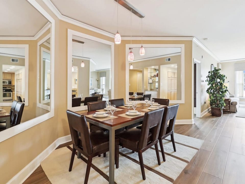 Dining Area with Seating for 6 at 6401 Hampton Place
