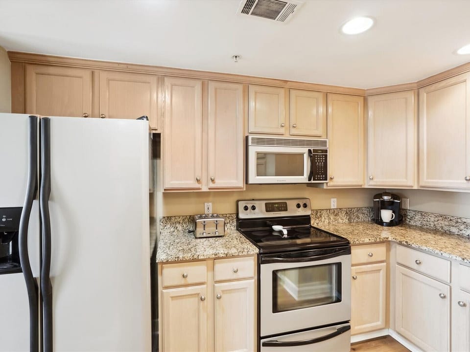 Kitchen at 6401 Hampton Place