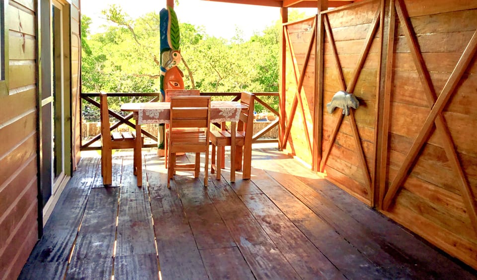 Private dining veranda/lanai