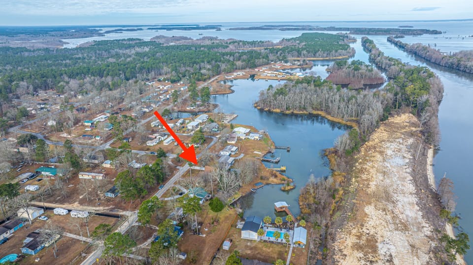 Perfect Location between the Lakes