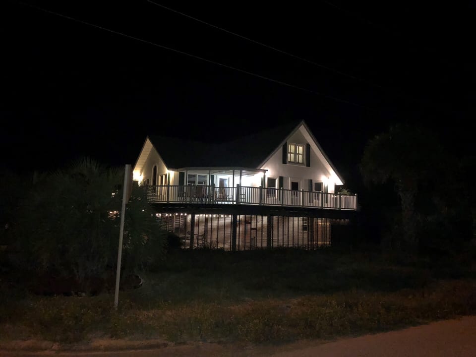 Casa Blanca at night. Quiet residential area. Stars viewable!