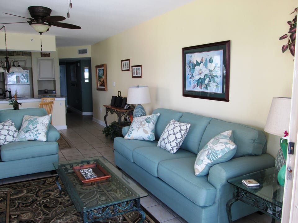 Living/Dining Room
