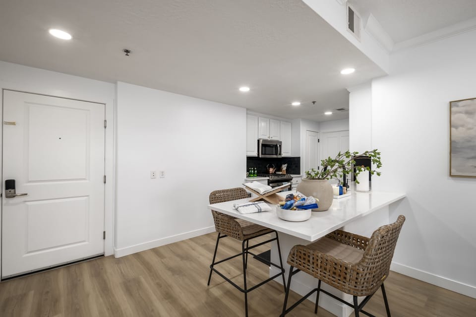 Bar at the kitchen counter