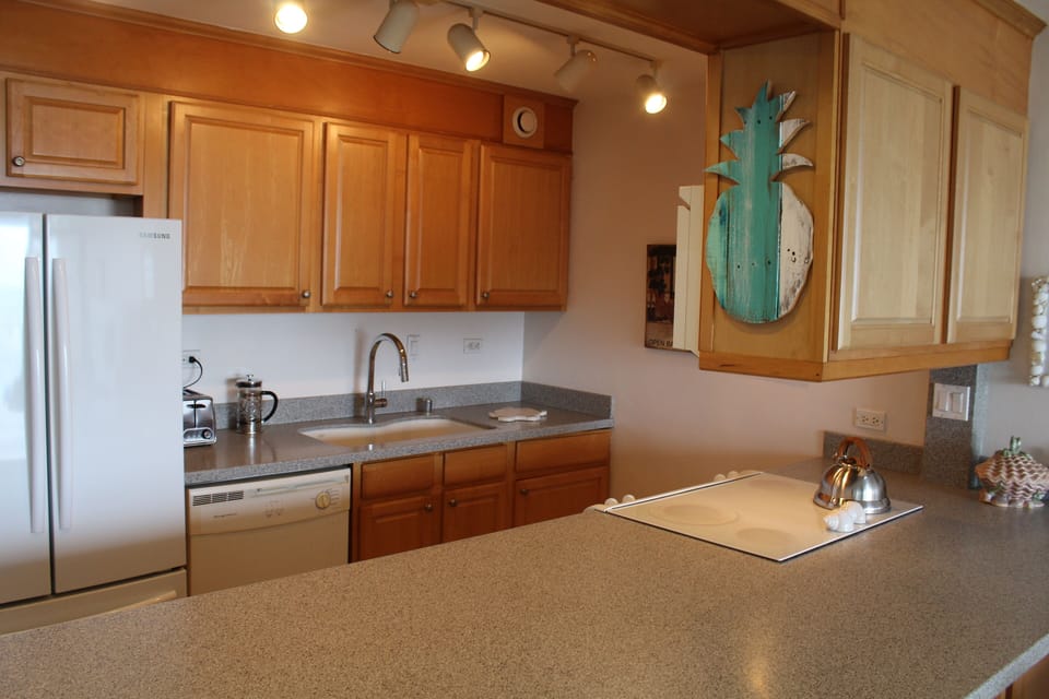 Fully equipped kitchen.
