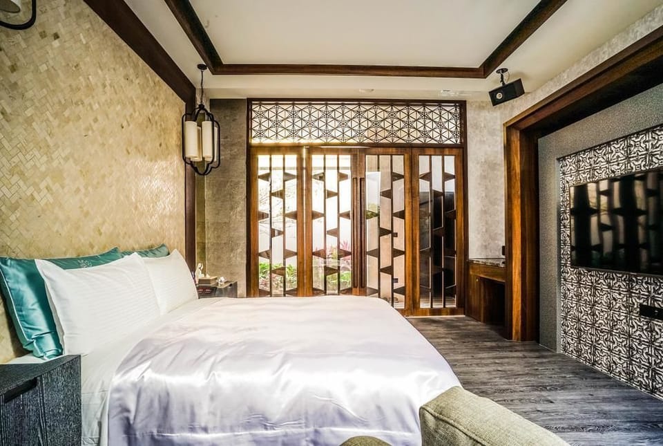 Standard Double Room | Individually decorated, individually furnished, desk, blackout drapes