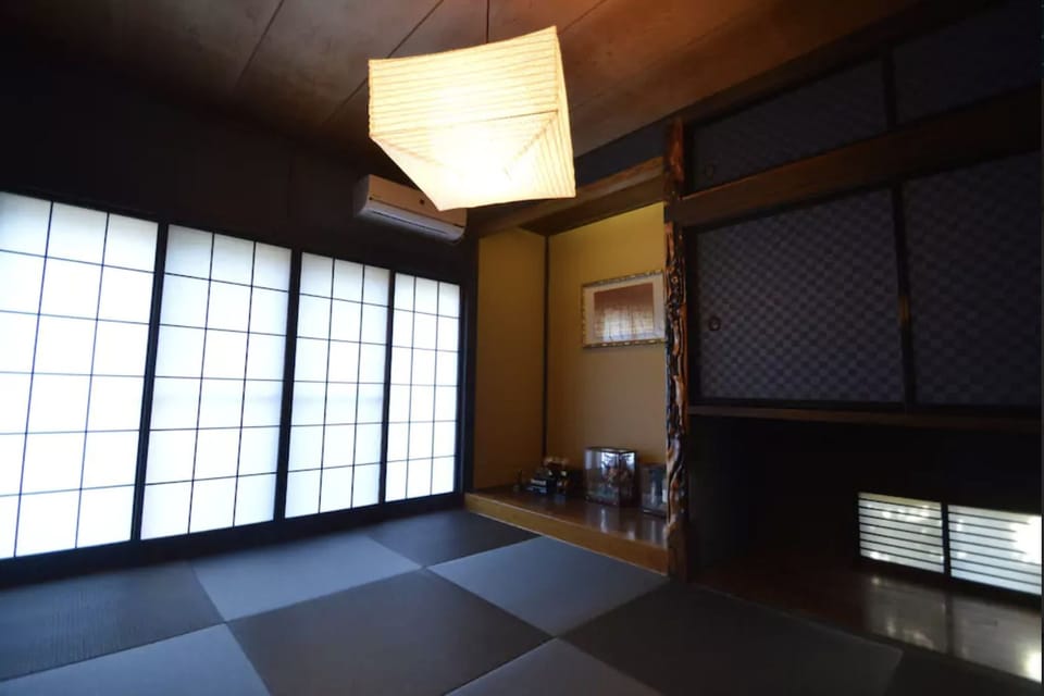 Private Vacation Home | Living area | 55-inch flat-screen TV with cable channels, TV, Netflix