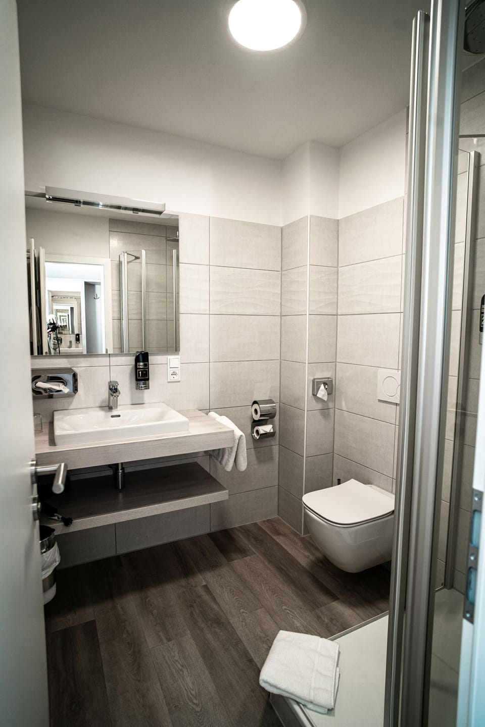 Standard Double Room, Balcony | Bathroom | Shower, free toiletries, hair dryer, towels