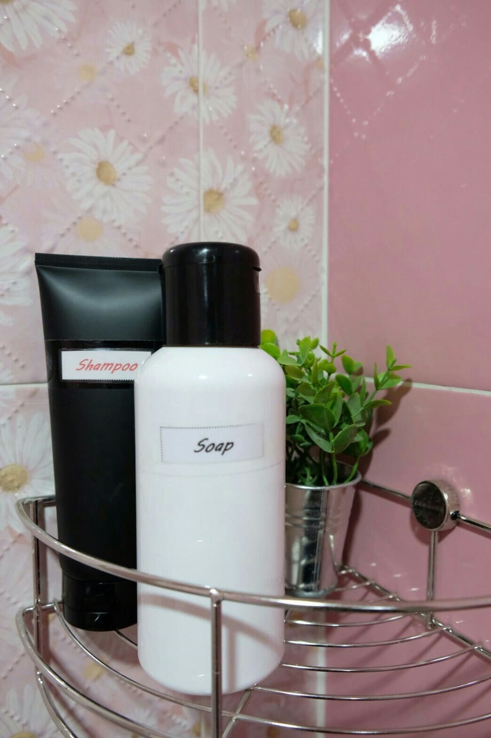 8 Bed Private Room | Bathroom | Shower, free toiletries, hair dryer, towels