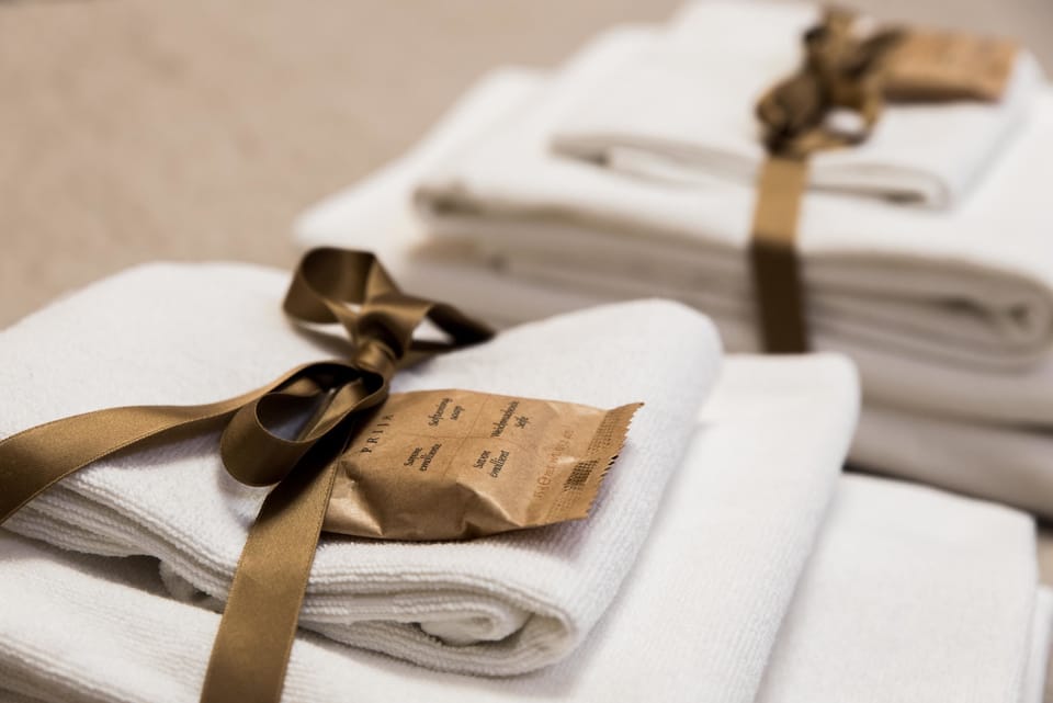 Superior Room, 1 King Bed, Non Smoking | Bathroom amenities | Shower, free toiletries, hair dryer, slippers