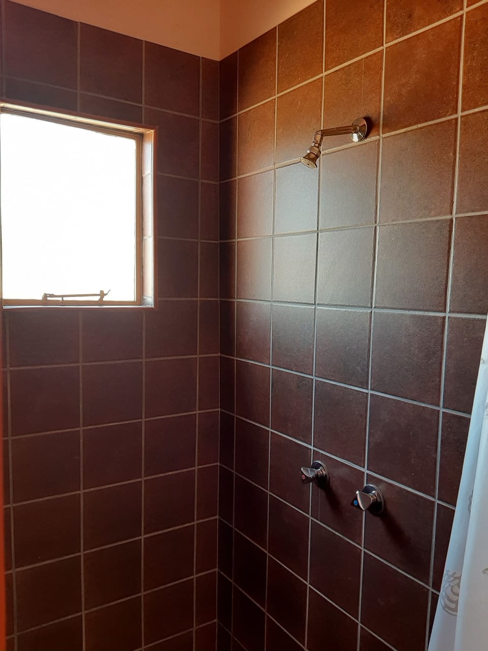 Grand Room, Non Smoking | Bathroom shower
