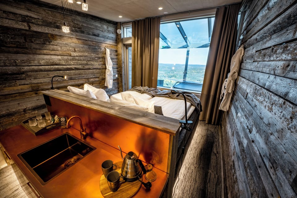 Suite | Free WiFi, bed sheets