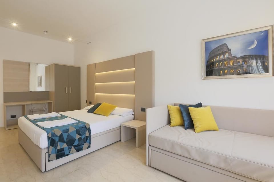 Quadruple Room | In-room safe, desk, blackout drapes, soundproofing