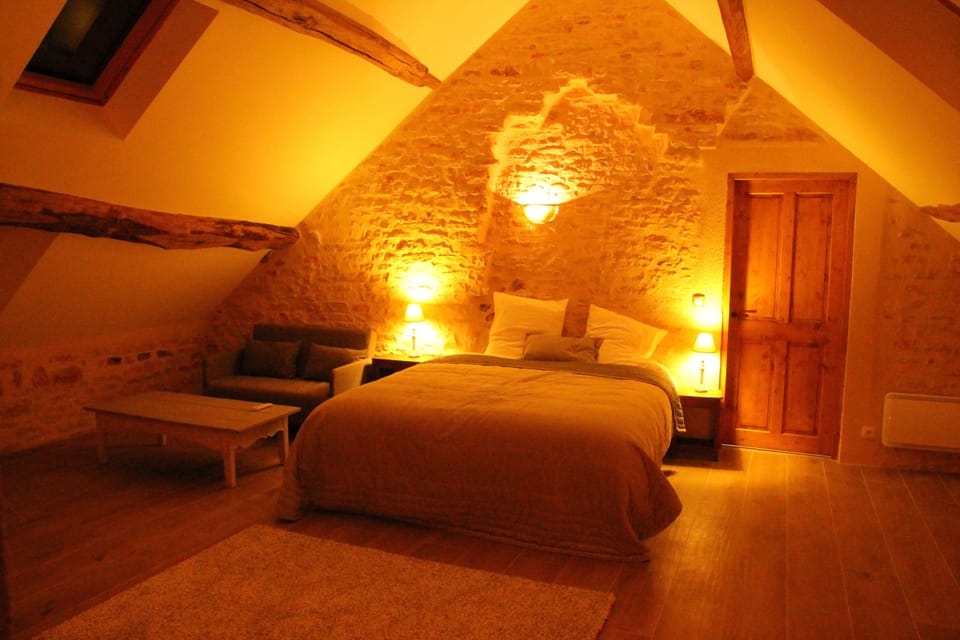 Comfort Room, Multiple Beds (Mésange) | Cribs/infant beds, rollaway beds, free WiFi, bed sheets