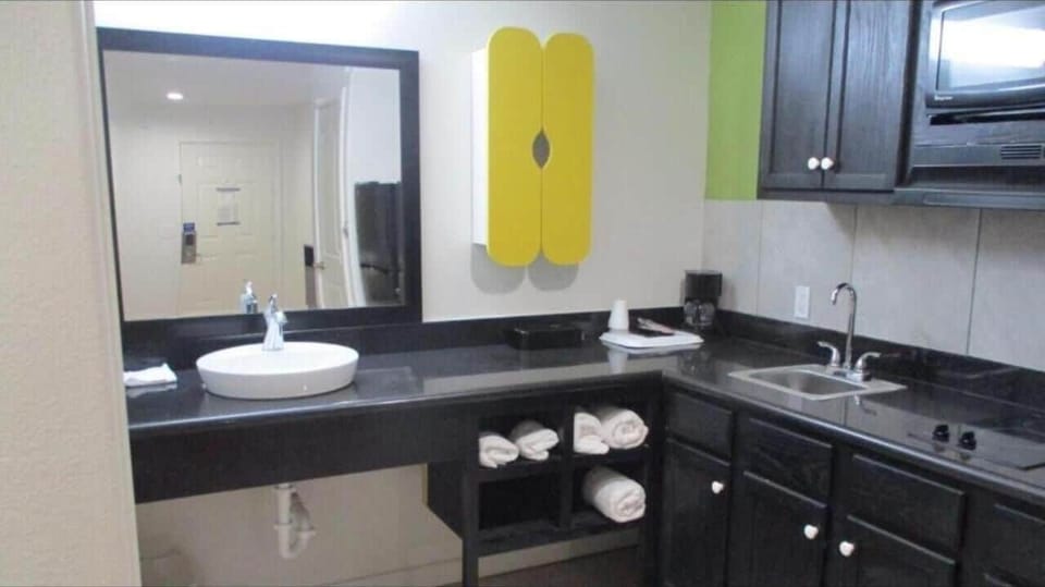 Separate tub and shower, free toiletries, towels, soap