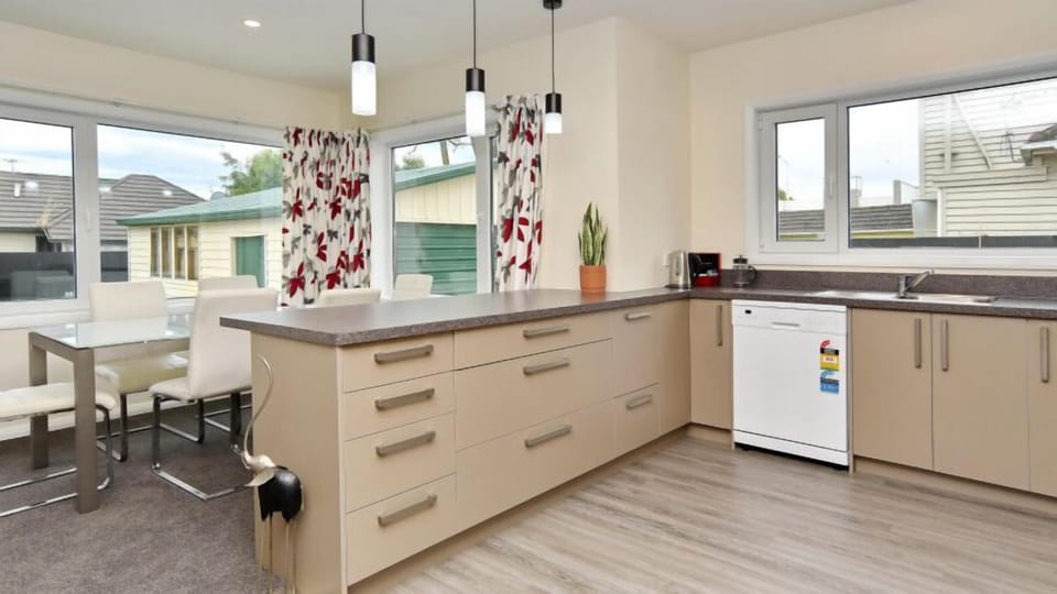 Room for more than one cook, with a breakfast bar for the early risers and everything to hand.