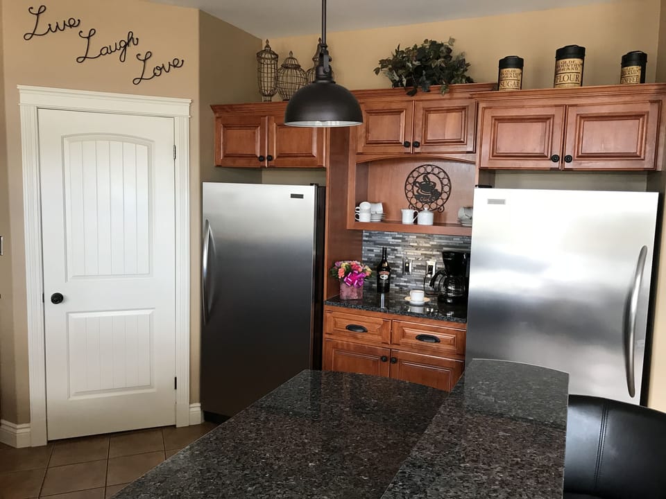 Suite A
Pantry, Fridge and Freezer