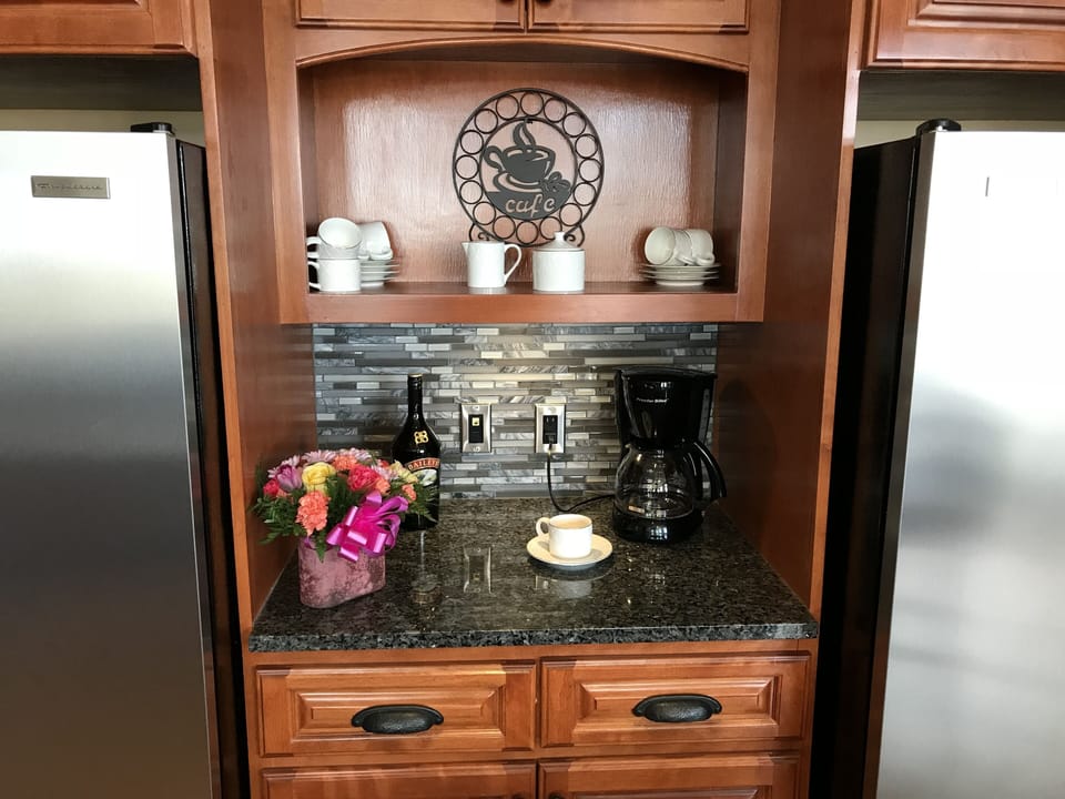 Suite A
Coffee Bar