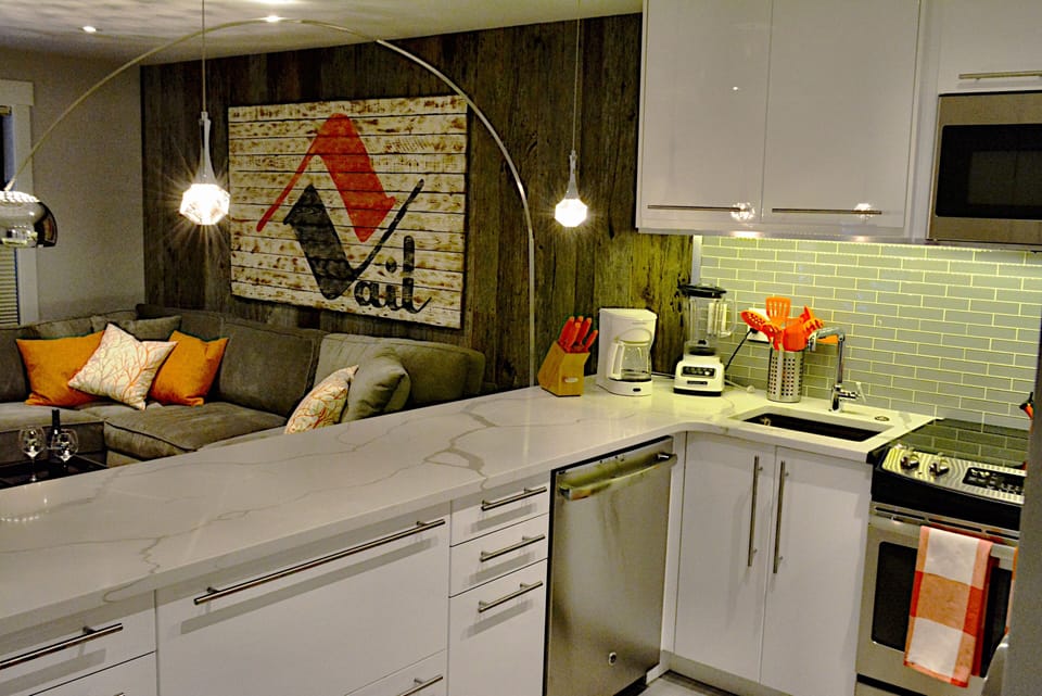 Kitchen has everything you need to cook and entertain you and your guests