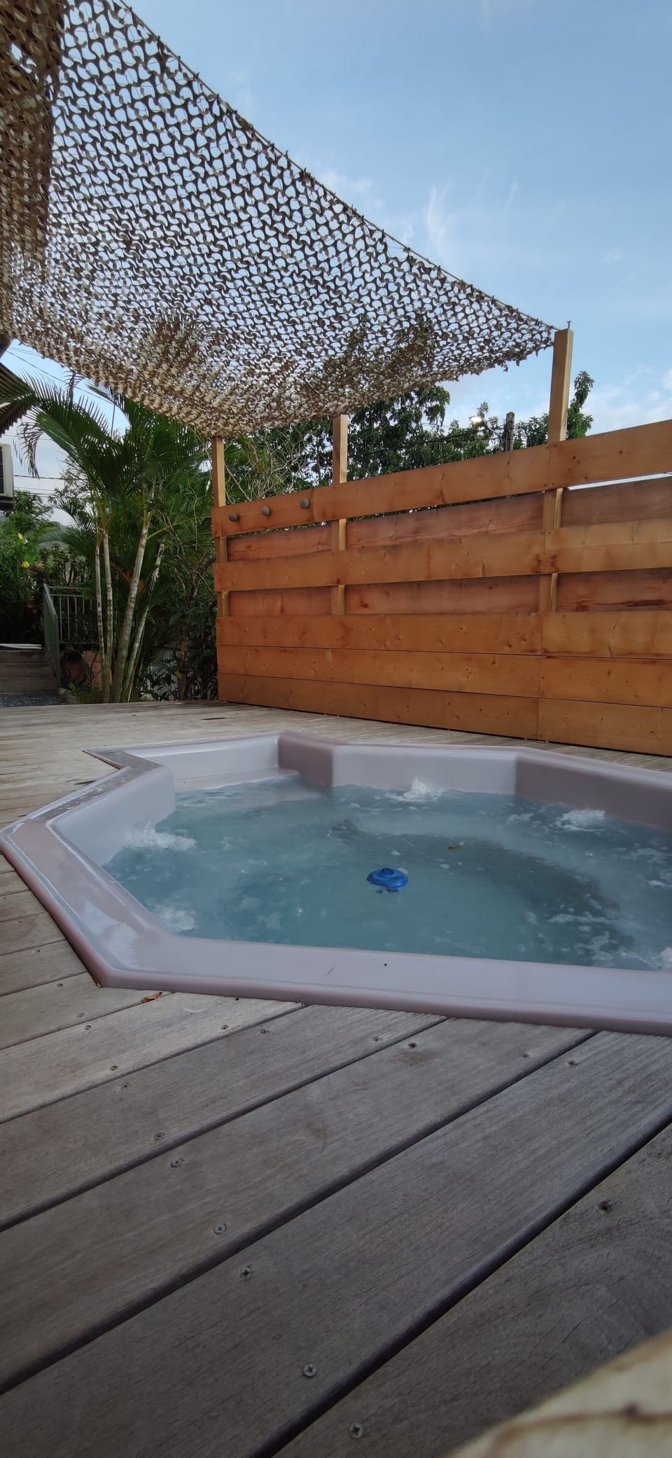Outdoor spa tub
