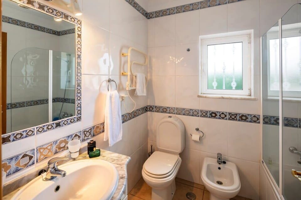 Bedroom two ensuite bathroom 