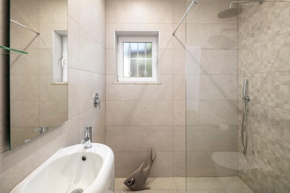 Bedroom one ensuite shower room 
