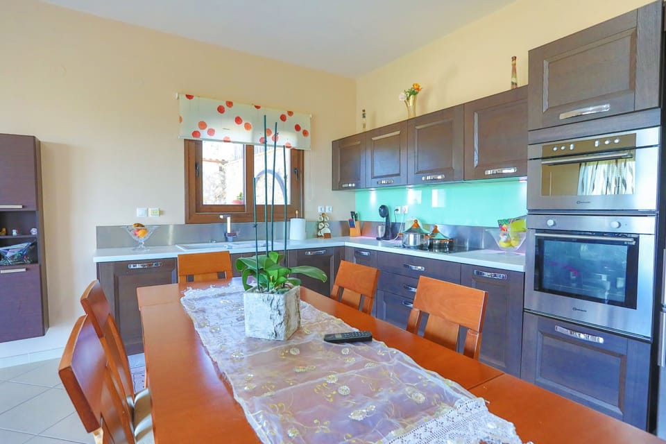 Magestic family Kitchen