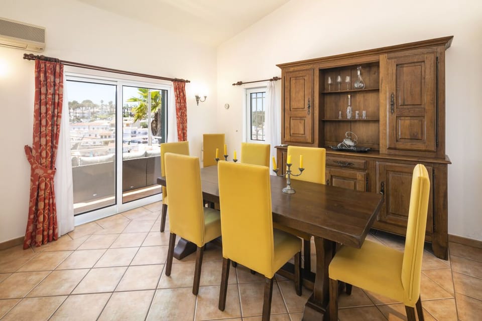 Carvoeiro Rentals Casa Caravela dining