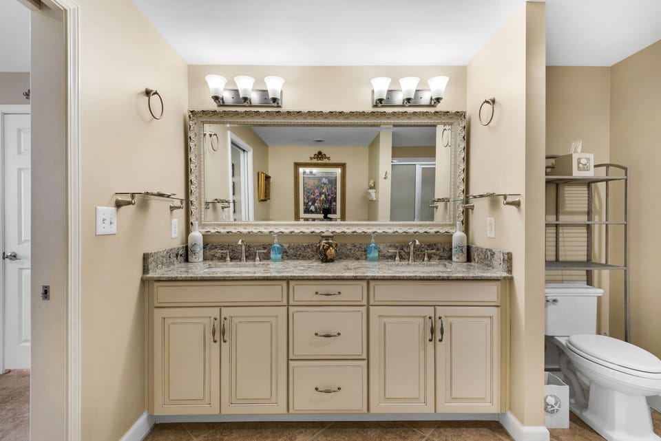 The granite counter tops are HIGHER QUALITY than builder grade 