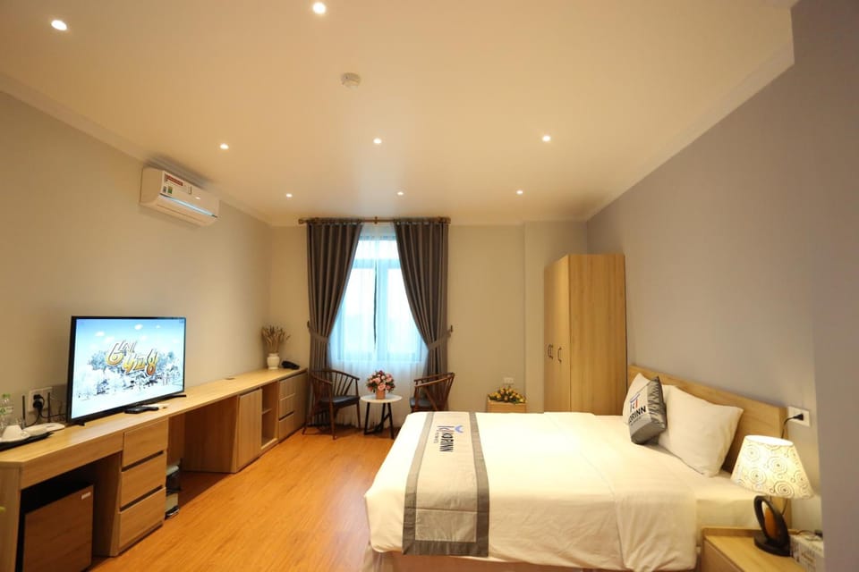 Minibar, in-room safe, desk, blackout drapes