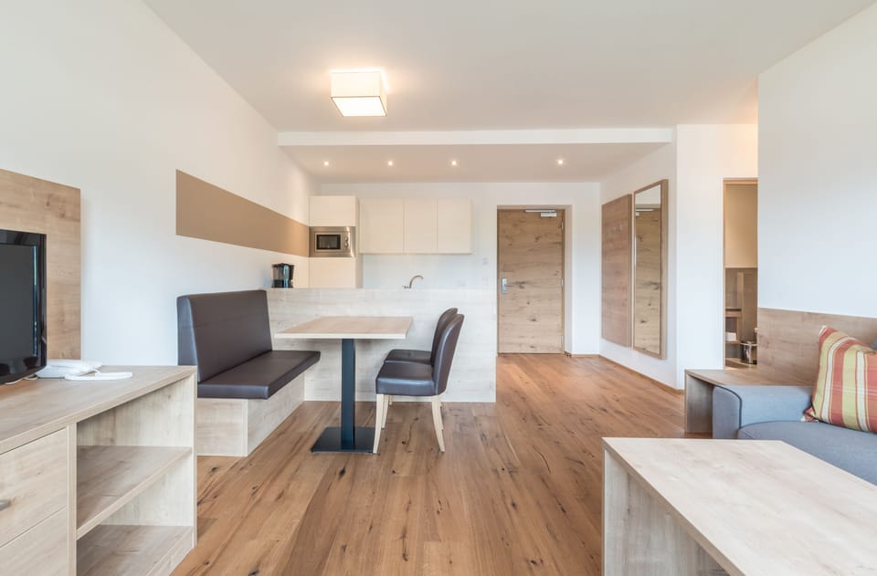 Apartment, 1 Bedroom | In-room dining