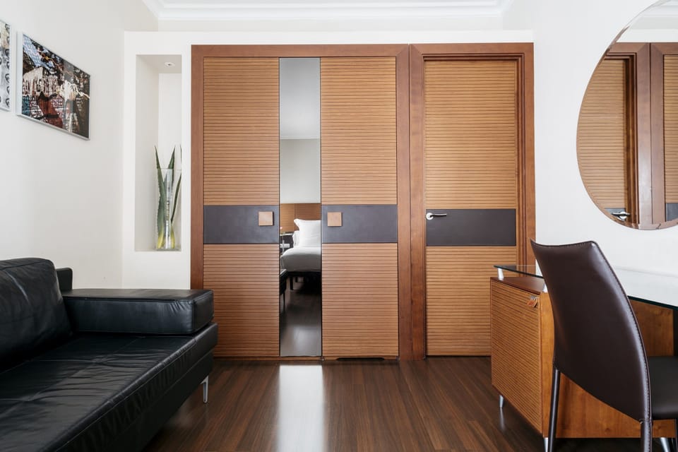Premium bedding, minibar, in-room safe, desk