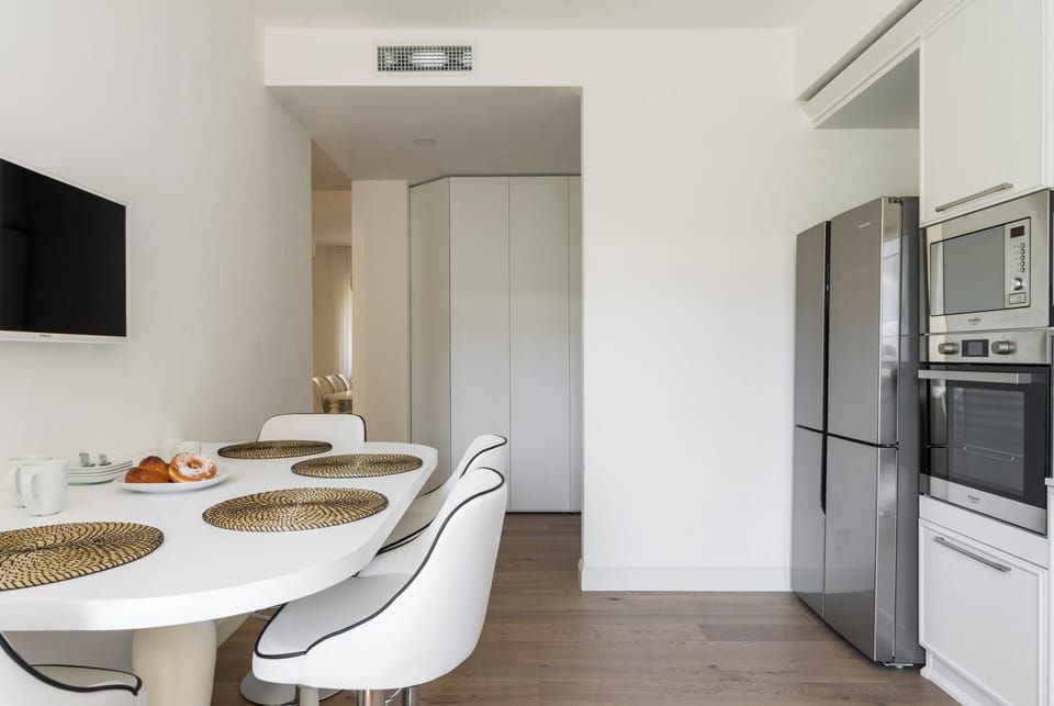 Apartment, 3 Bedrooms | Private kitchen | Fridge, oven, stovetop, cookware/dishes/utensils