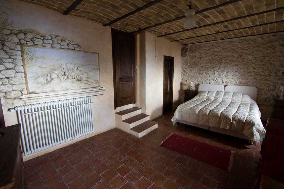 Basic Double Room, Mountain View | Desk, free WiFi, bed sheets