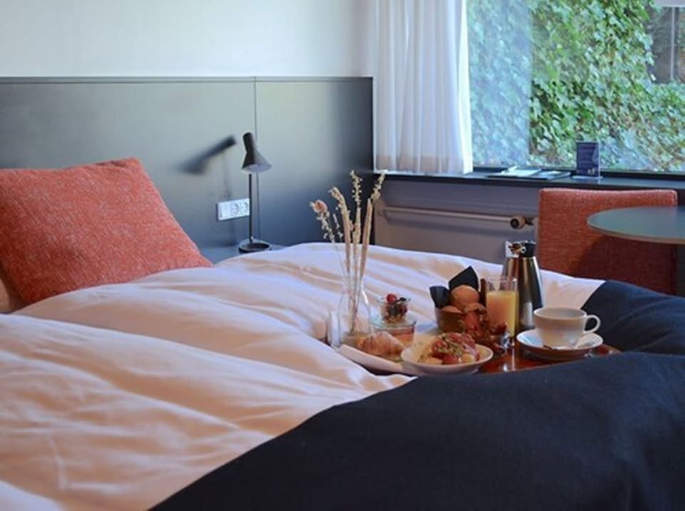 Superior Double Room, Garden Area | Blackout drapes, iron/ironing board, free WiFi, bed sheets