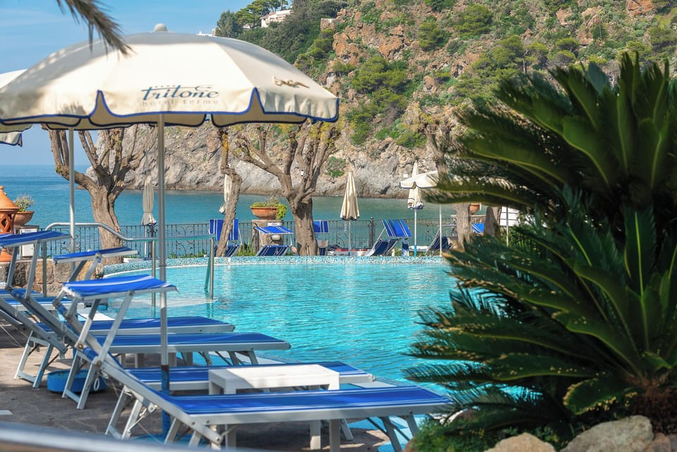 3 indoor pools, 5 outdoor pools, open 9:00 AM to 7:00 PM, sun loungers