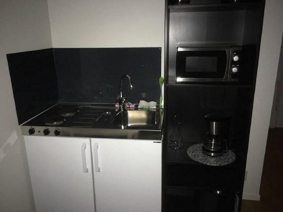 Fridge, microwave, stovetop, cookware/dishes/utensils