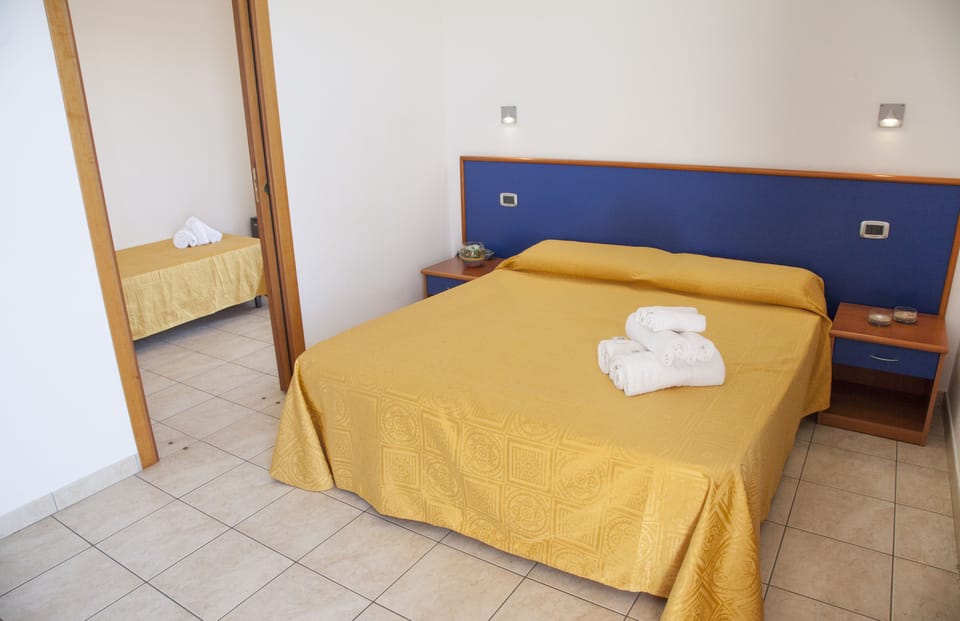 Double Room, Balcony | In-room safe, desk, blackout drapes, soundproofing