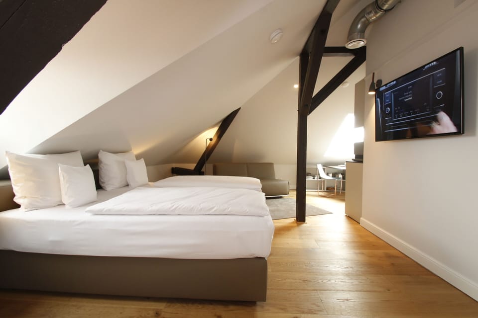 Apartment, 1 King Bed with Sofa bed, Non Smoking, Park View | Premium bedding, down comforters, minibar, in-room safe