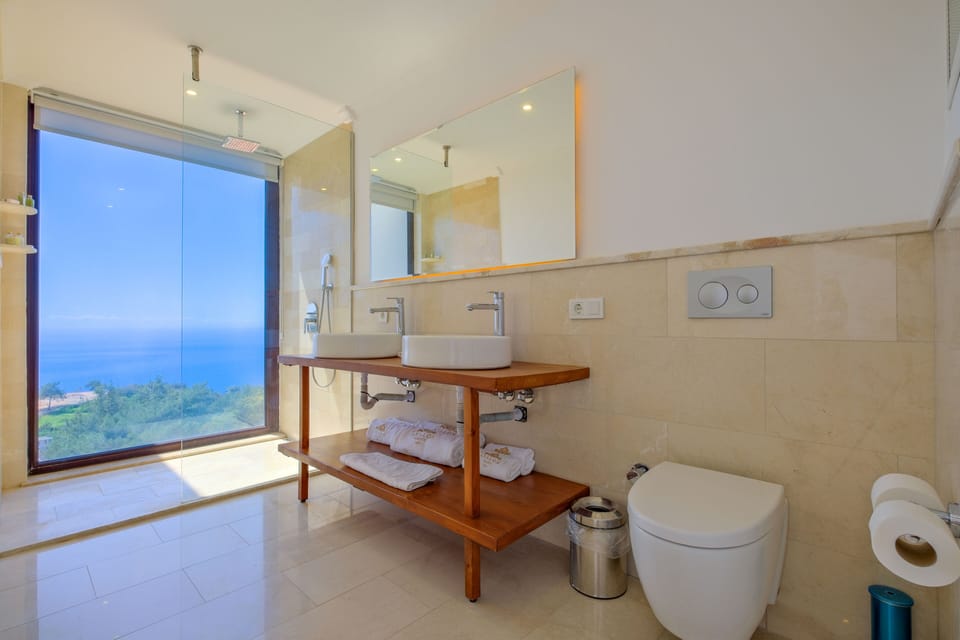 Deluxe Double with Bathtub | Bathroom | Hair dryer, bathrobes, slippers, bidet