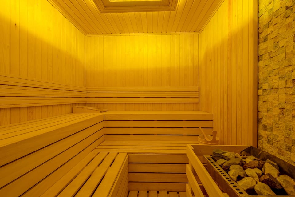 Couples treatment rooms, sauna, Turkish bath, body treatments