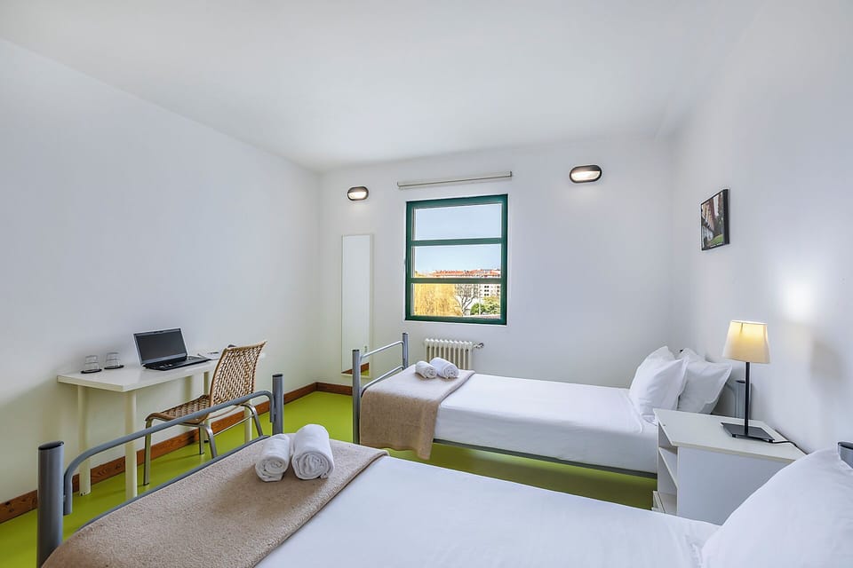 Double Room, Shared Bathroom | Free WiFi, bed sheets