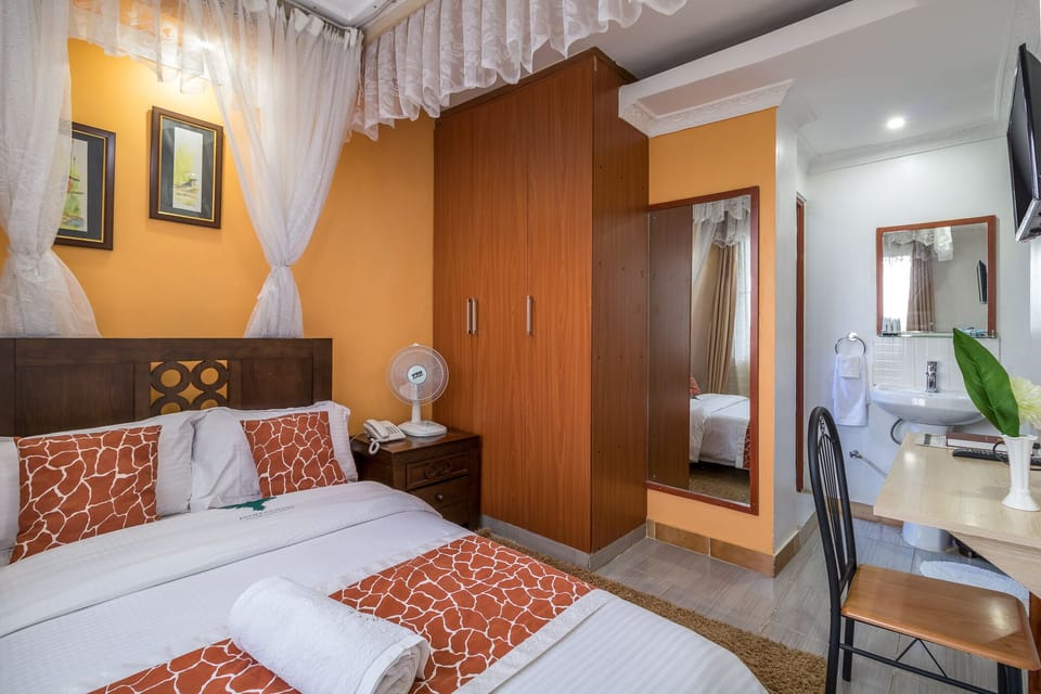 Comfort Single Room | Hypo-allergenic bedding, individually furnished, desk, laptop workspace