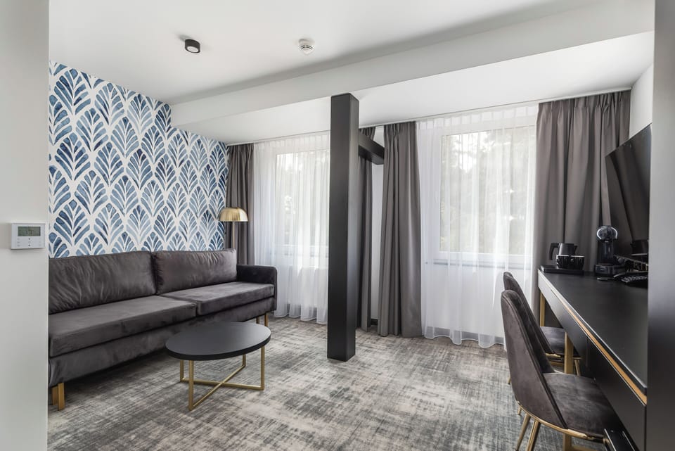Deluxe Suite | Living area
