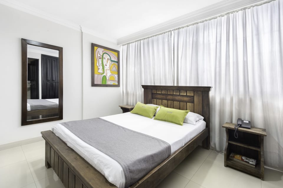 Double Room, 1 Double Bed, Non Smoking, City View | Hypo-allergenic bedding, in-room safe, desk, free WiFi