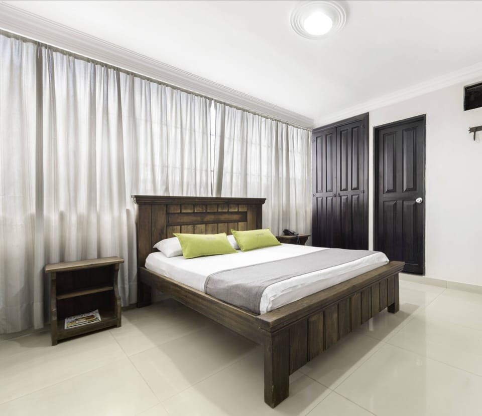 Double Room, 1 Double Bed, Non Smoking, City View | Hypo-allergenic bedding, in-room safe, desk, free WiFi