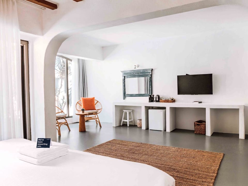 Exclusive Room, Pool View | Premium bedding, Tempur-Pedic beds, minibar, in-room safe