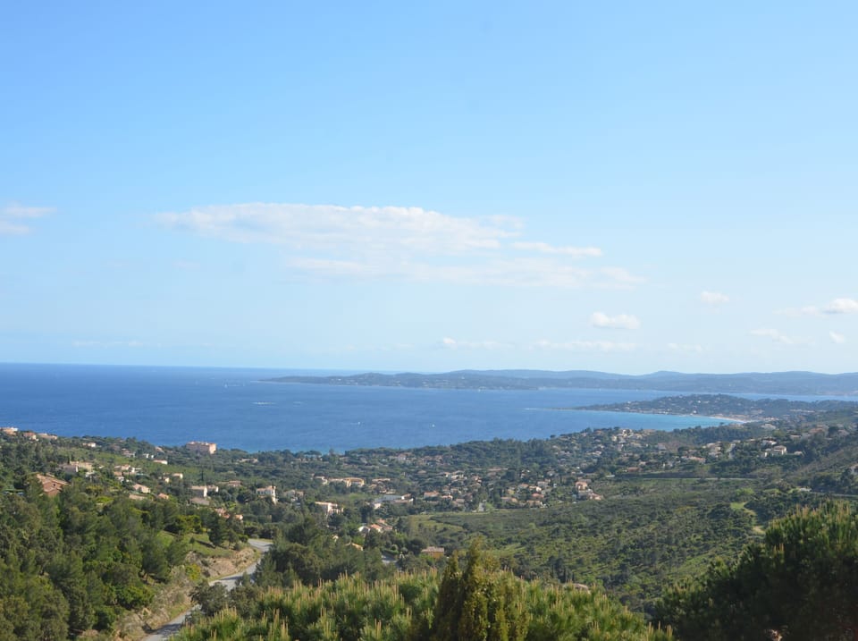 Splendid view of the Gulf of Saint-Tropez, very well equipped apartment  Apartment in Sainte-Maxime